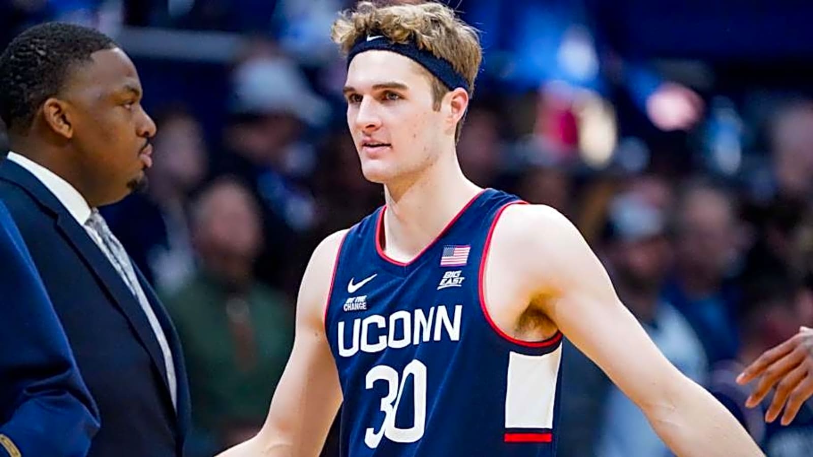 Former UConn Huskies Star Takes A Steep Drop In New NBA Mock Draft
