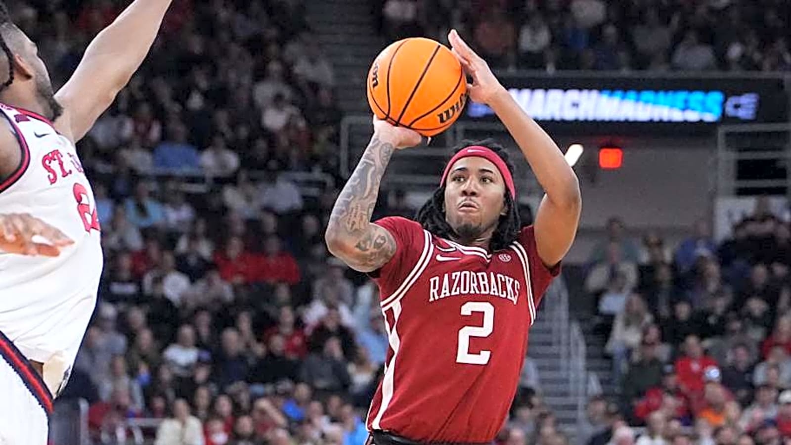 Former Arkansas Hoops Star Will Get Jaw-Dropping NIL Deal For Transfer to Florida
