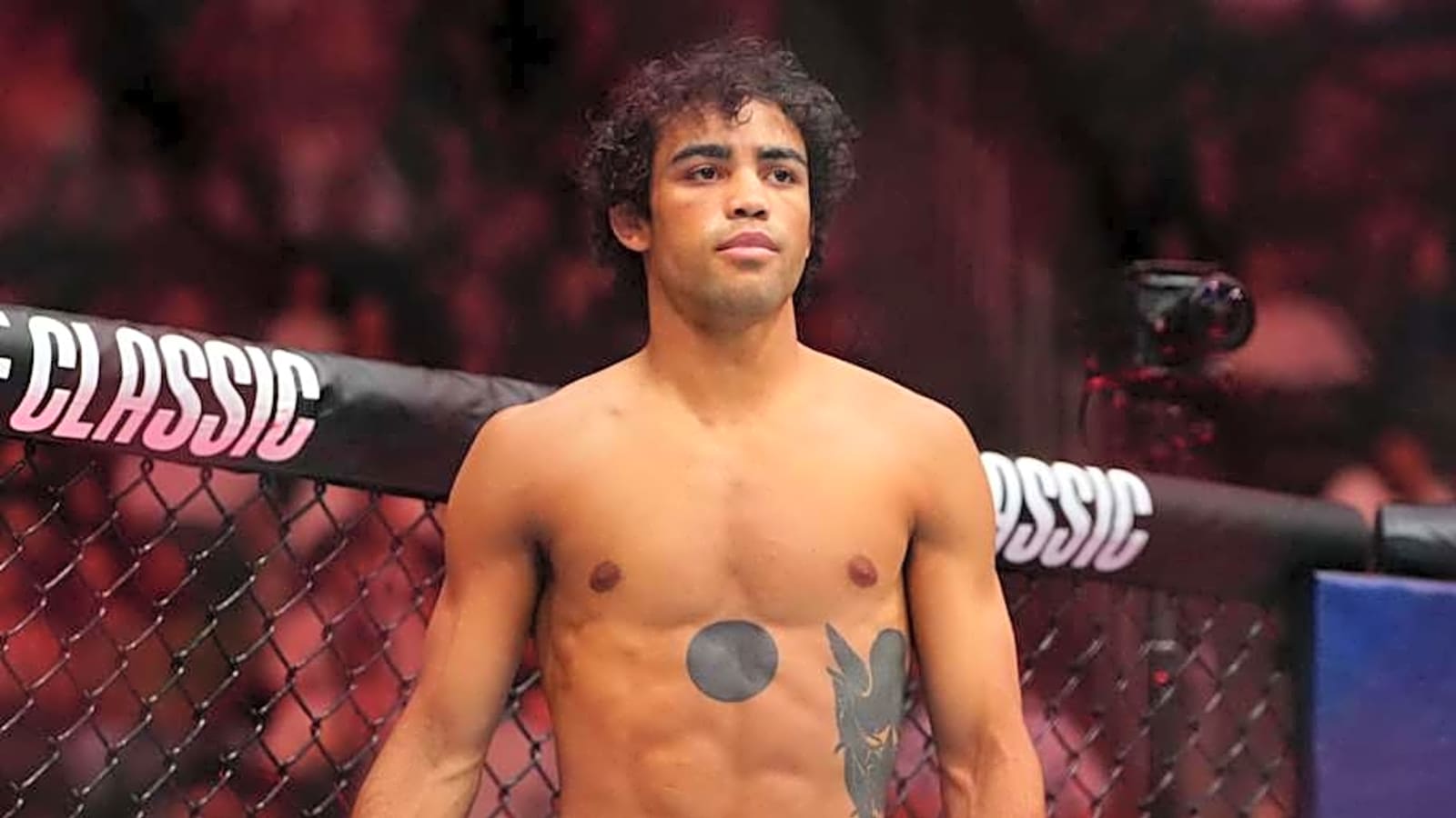 UFC&#39;s next star earns comeback victory on Topuria-Oliveira main card