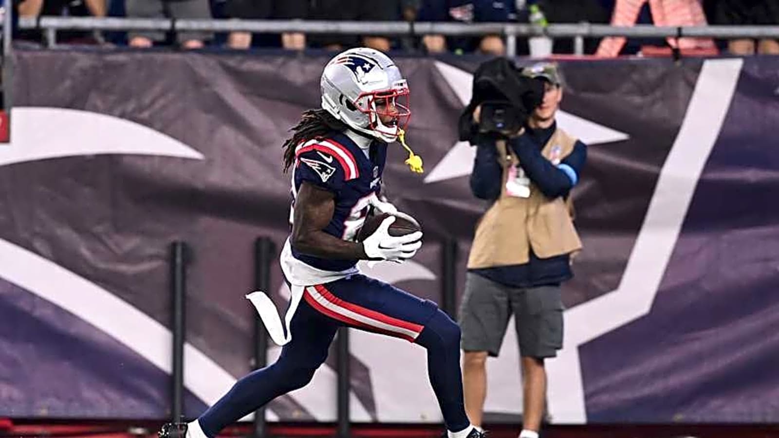 Chargers Sign Former Patriots WR