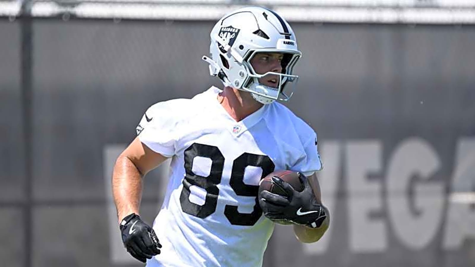 Raiders&#39; Brock Bowers Will Win Fantasy Leagues