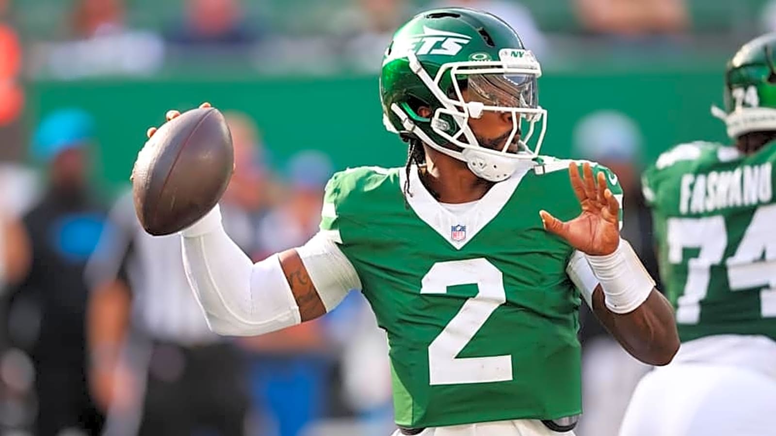 Jets Weigh Two QB Options Behind Geno Smith