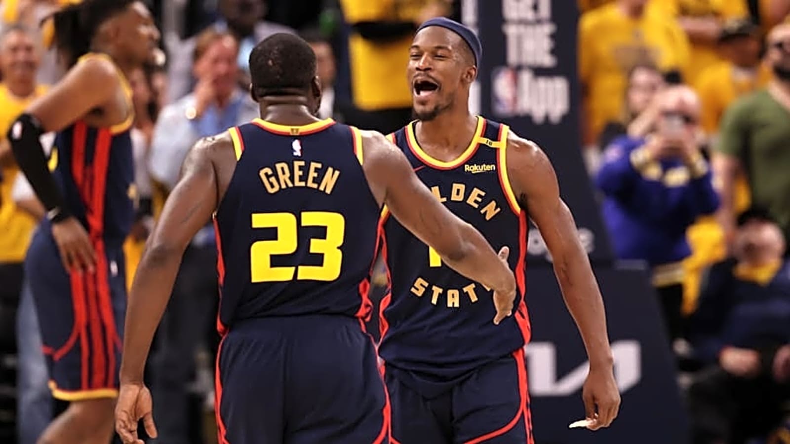 Draymond Green Claps Back at Suns Legend