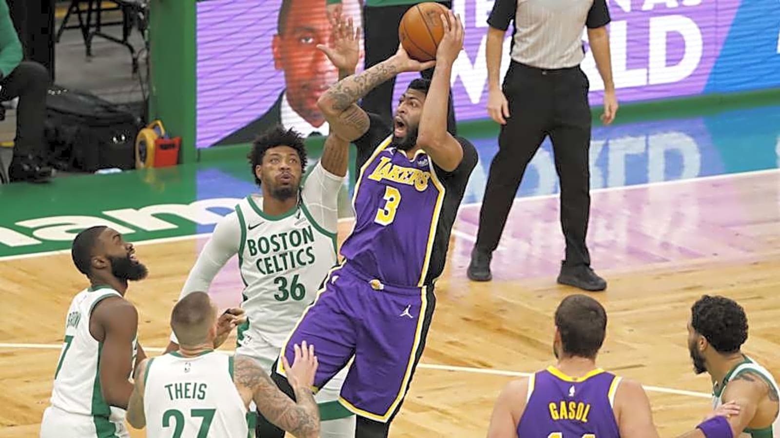 New Report on Lakers&#39; Trade Interest in Ex-Celtics, Grizzlies Guard