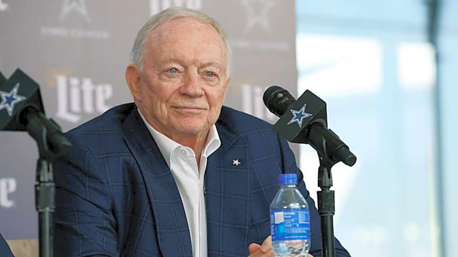 Dallas Cowboys get unflattering comparison to broken down luxury car
