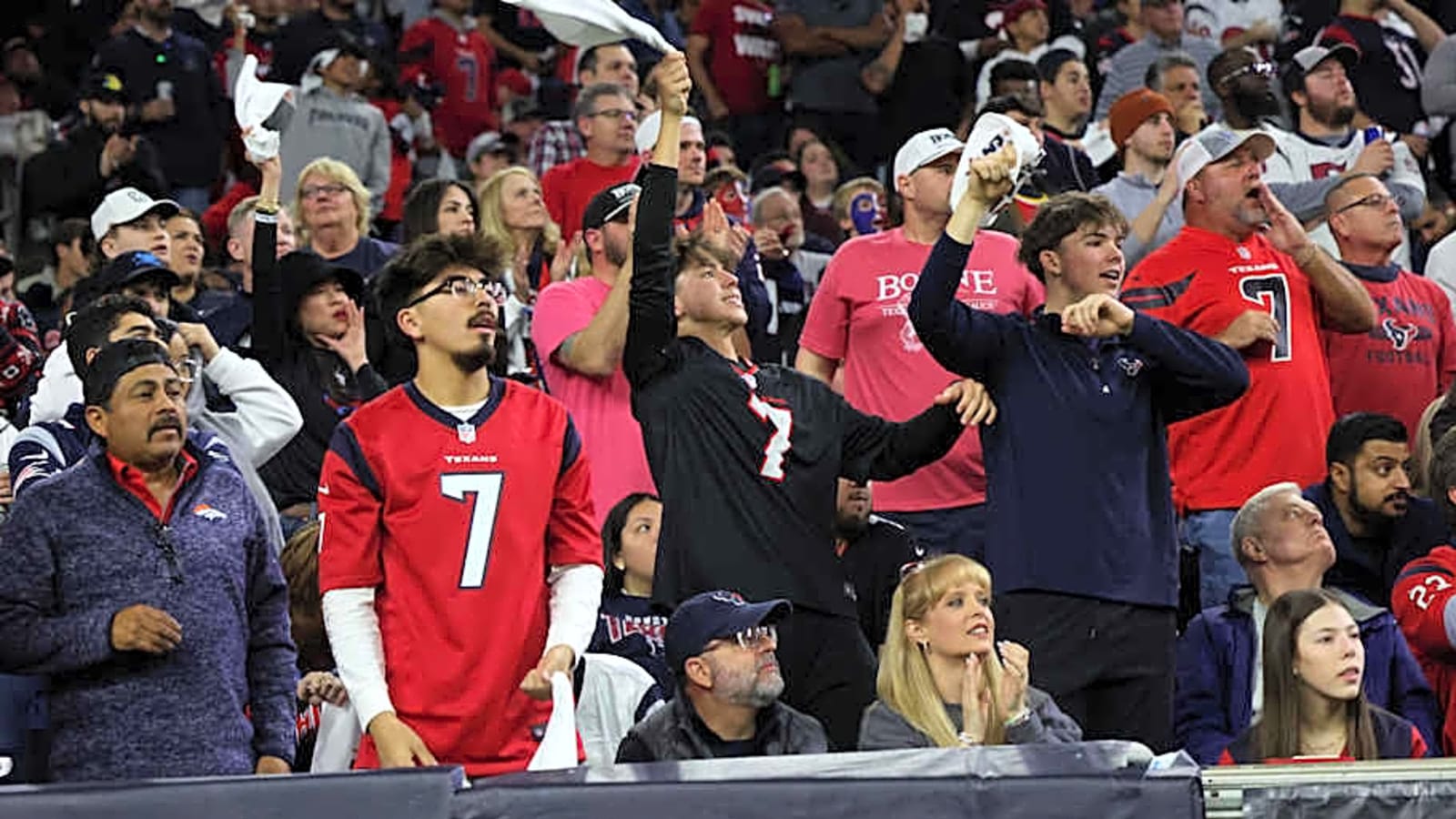 Houston Texans Fans Offer Surprising Reaction to Nick Chubb News