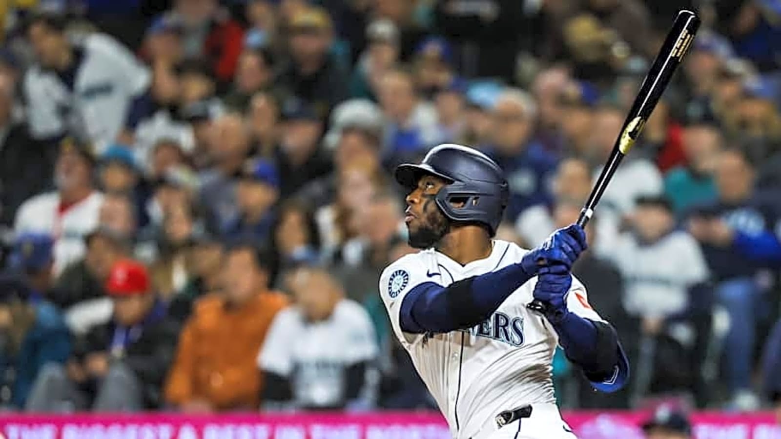 Injured Seattle Mariners Reconnect with Team in Arizona For Series with D-backs