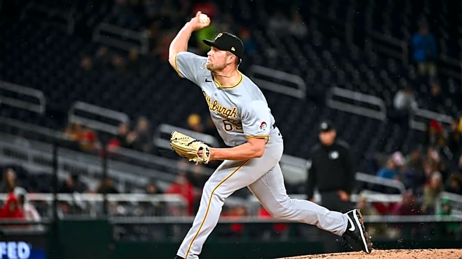 Pirates Bring Back Relief Pitcher