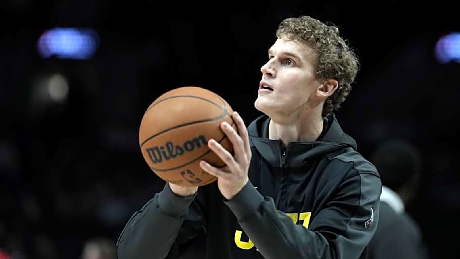 Utah Jazz Exec Weighs In on Lauri Markkanen Trade Rumors