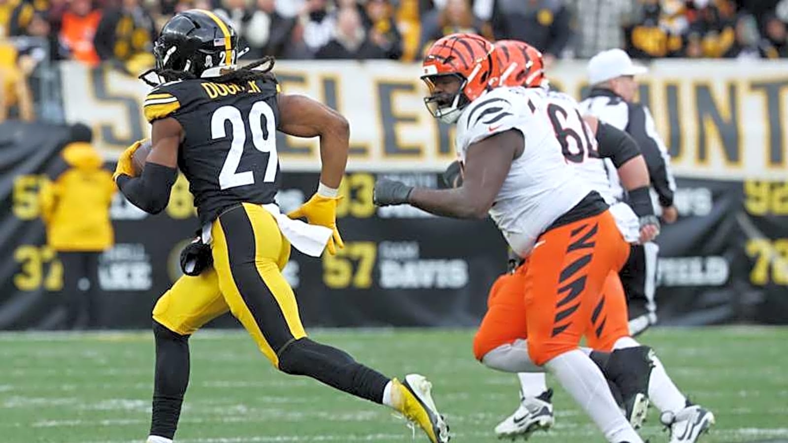 Two Free Agents Who Could Start for the Eagles Right Now