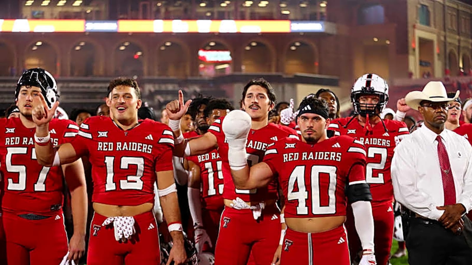 Texas Tech&#39;s explosive offense dominates week one, earns top college football honors