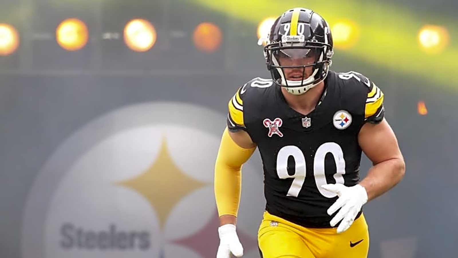 Wisconsin Badgers star T.J. Watt ends holdout with record-setting contract extension from Pittsburgh Steelers