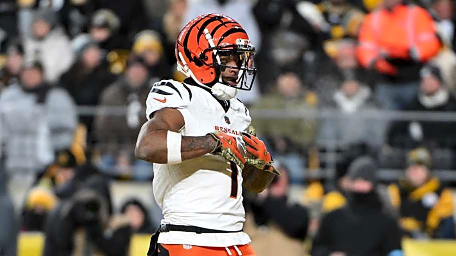 Bengals Superstar Names Three Steelers as Best in NFL