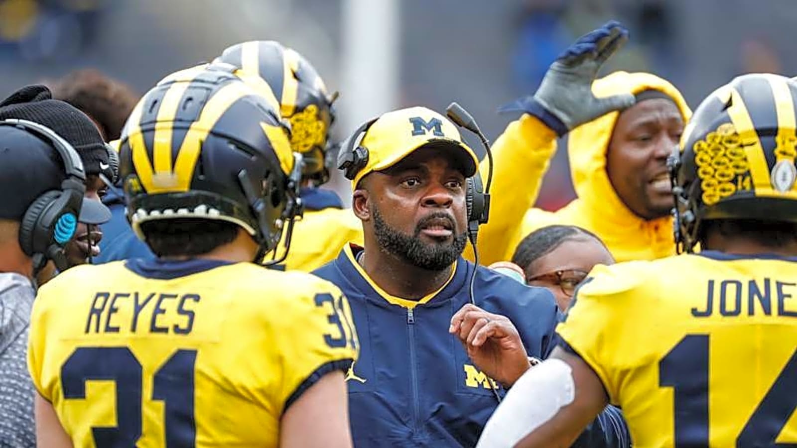 Michigan football LB target picks Bill Belichick, North Carolina over Wolverines