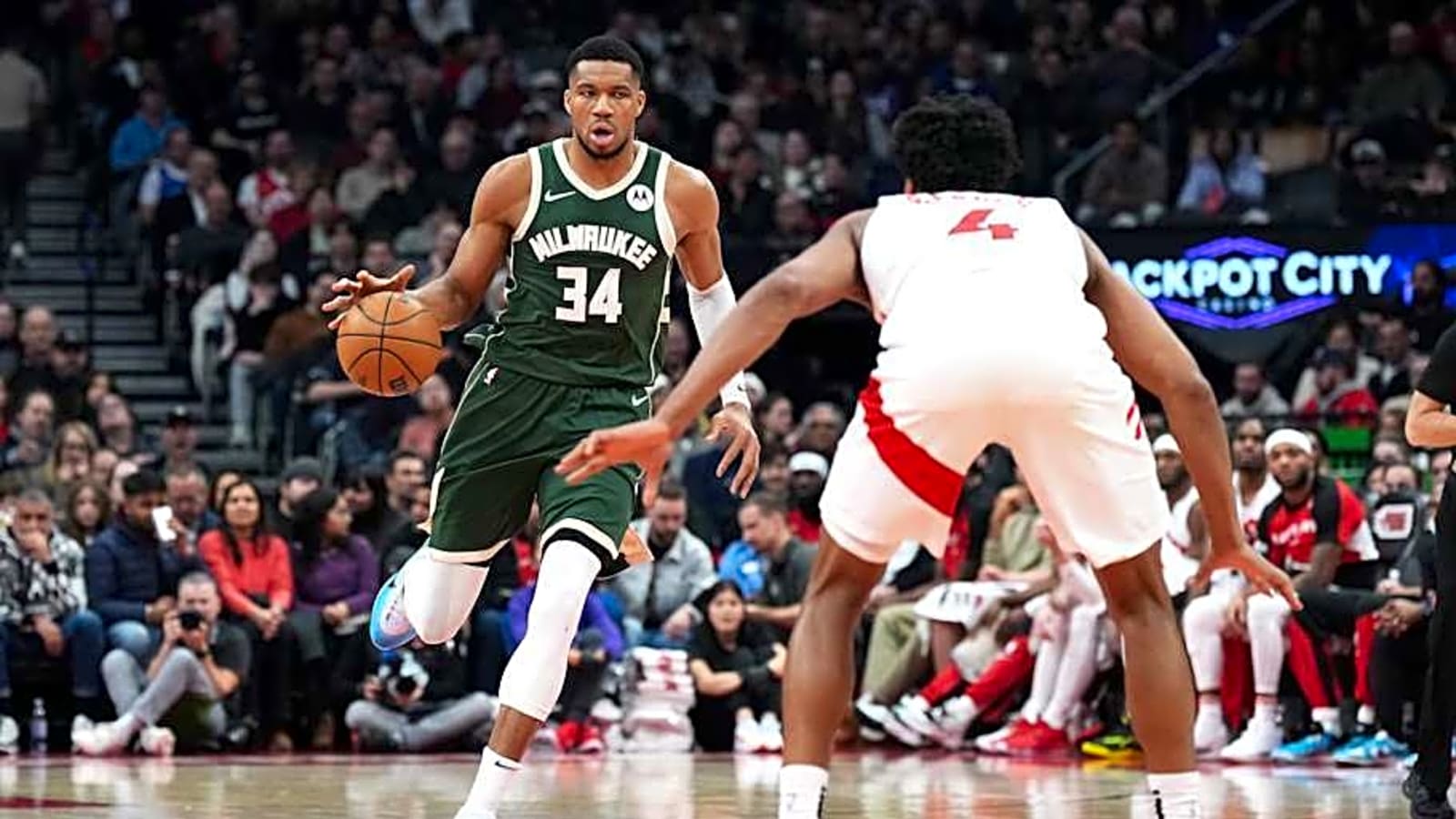 Bucks News: Insider Makes Exciting Giannis Antetokounmpo Prediction
