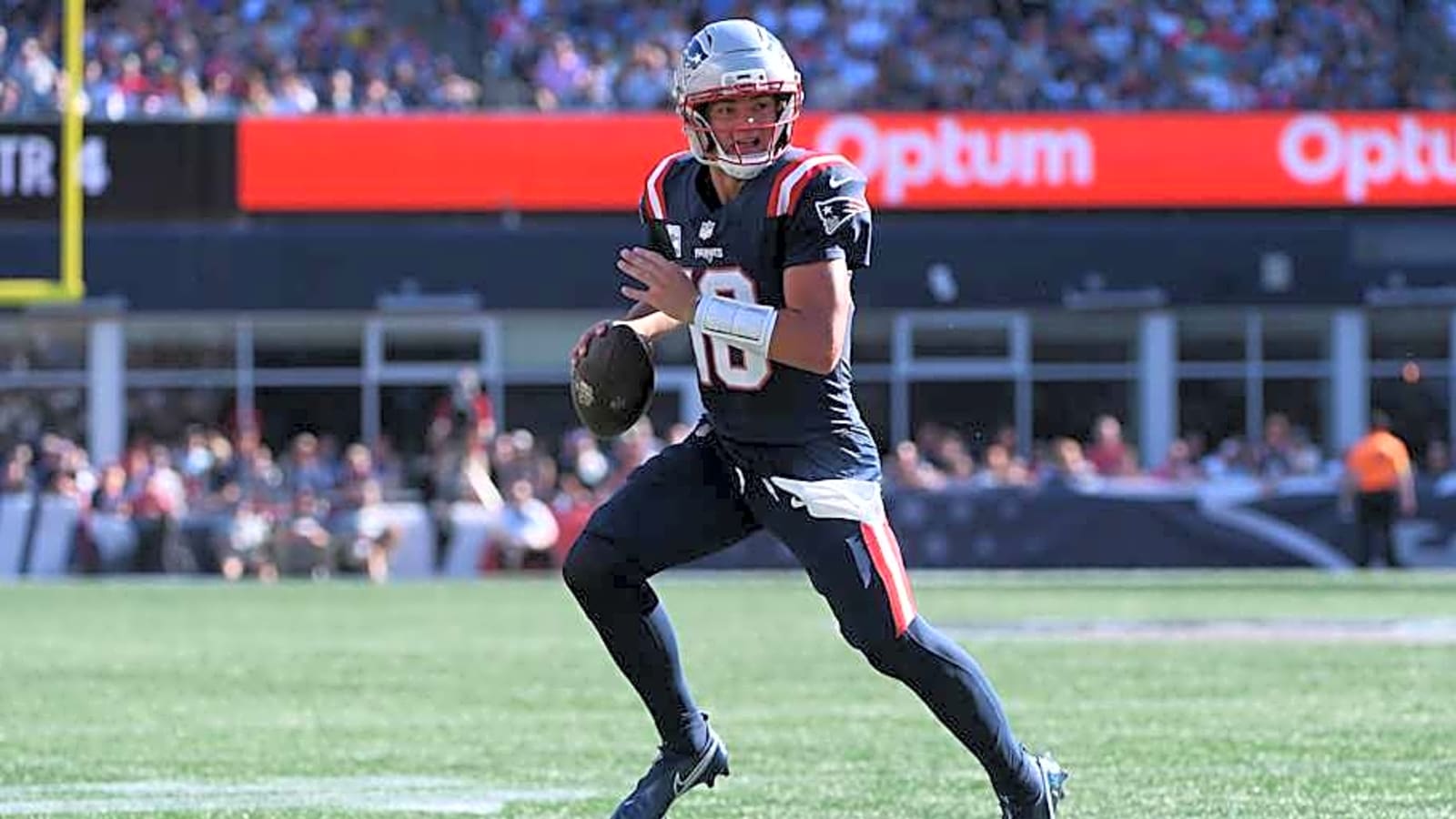 Patriots Star Has Bills&#39; Attention
