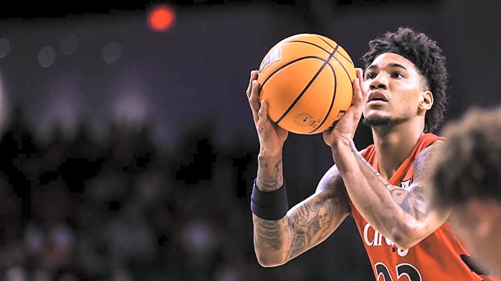 Former Cincinnati Forward Dillon Mitchell Commits to St. John&#39;s