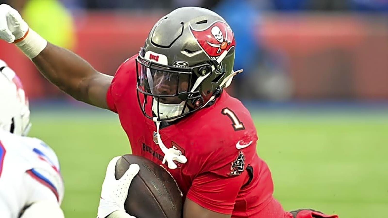 Former Buccaneers Running Back Signs With Commanders