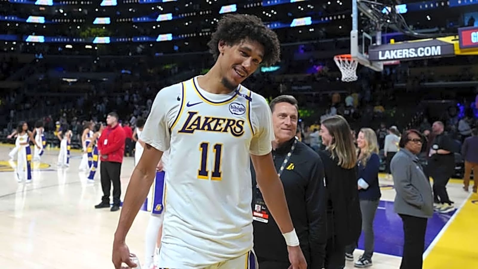 Los Angeles Lakers Re-Sign Former Texas Longhorns Forward