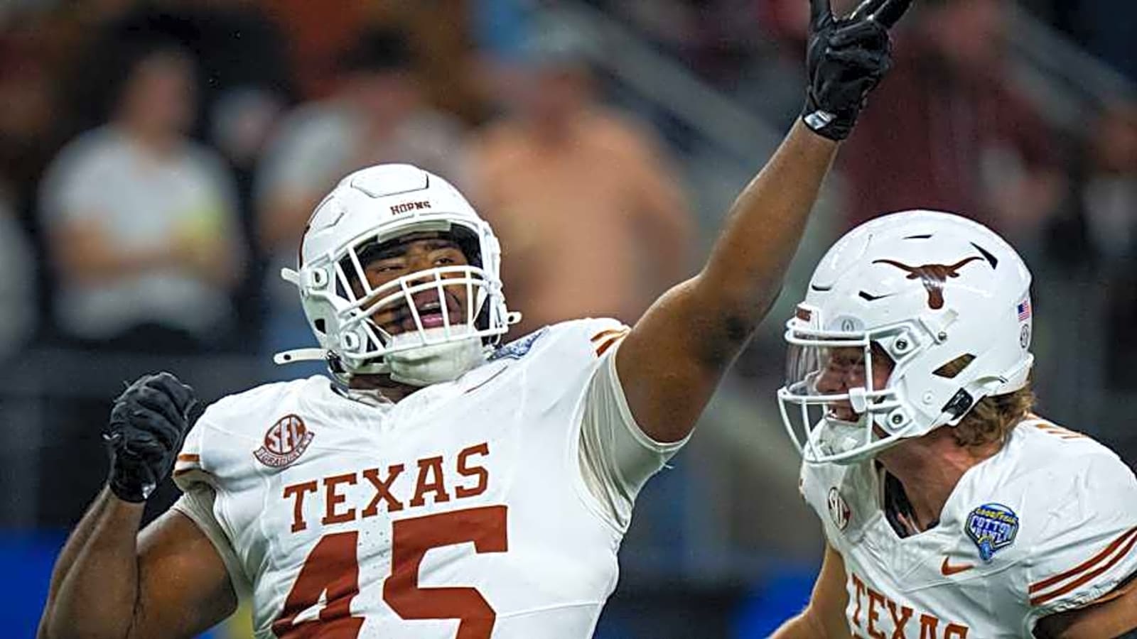 Texas Longhorns Beat Out by Florida Gators for 4-Star DL JaReylan McCoy