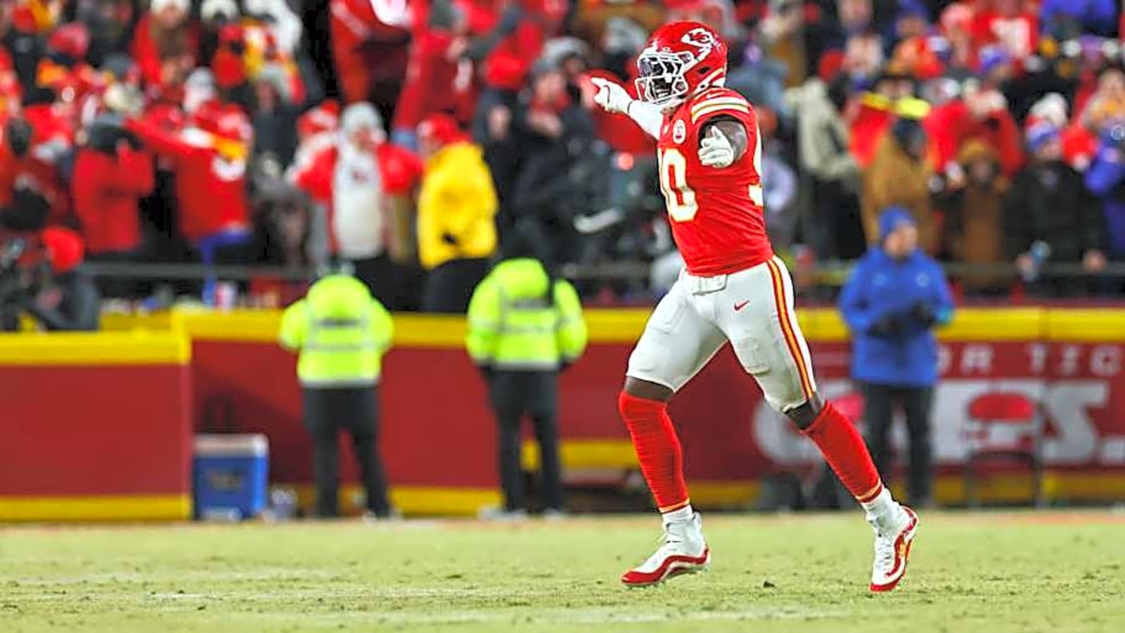 Charles Omenihu just sent a loud warning to the rest of the NFL