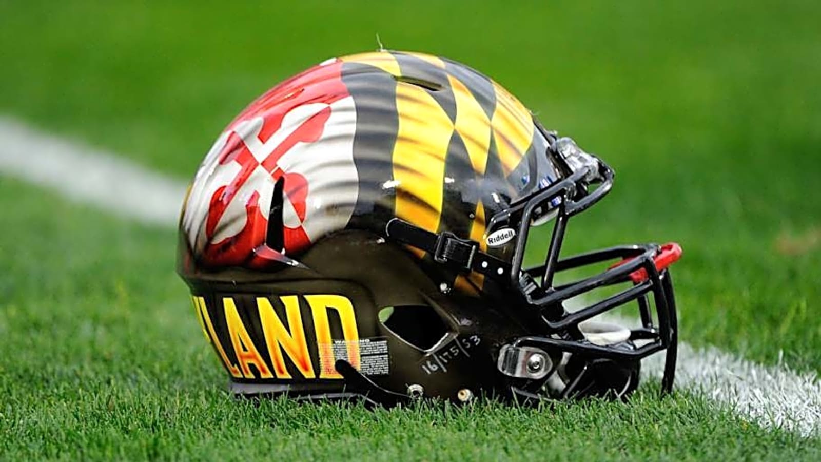 Local star slips away: Top linebacker chooses Georgia, leaves Terps empty handed