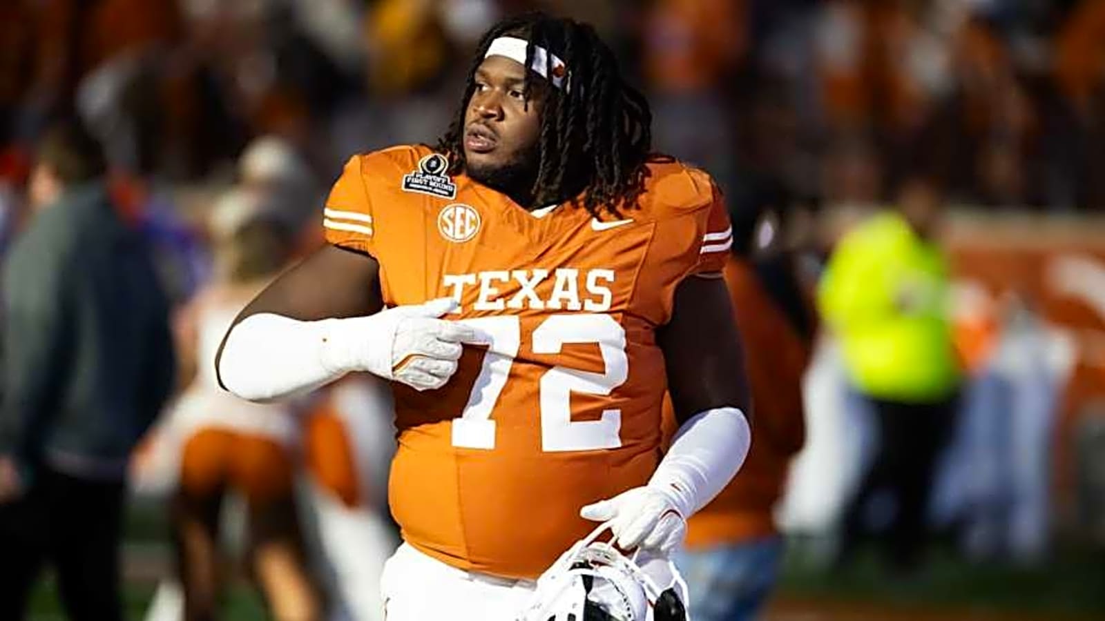 Texas Longhorns Guard Neto Umeozulu Bringing New Physicality to Offensive Line