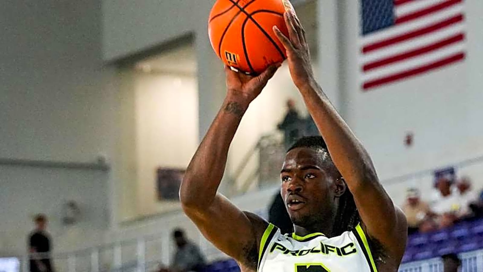 Potential 2027 NBA Draft Lottery Pick Caleb Holt Commits to Arizona