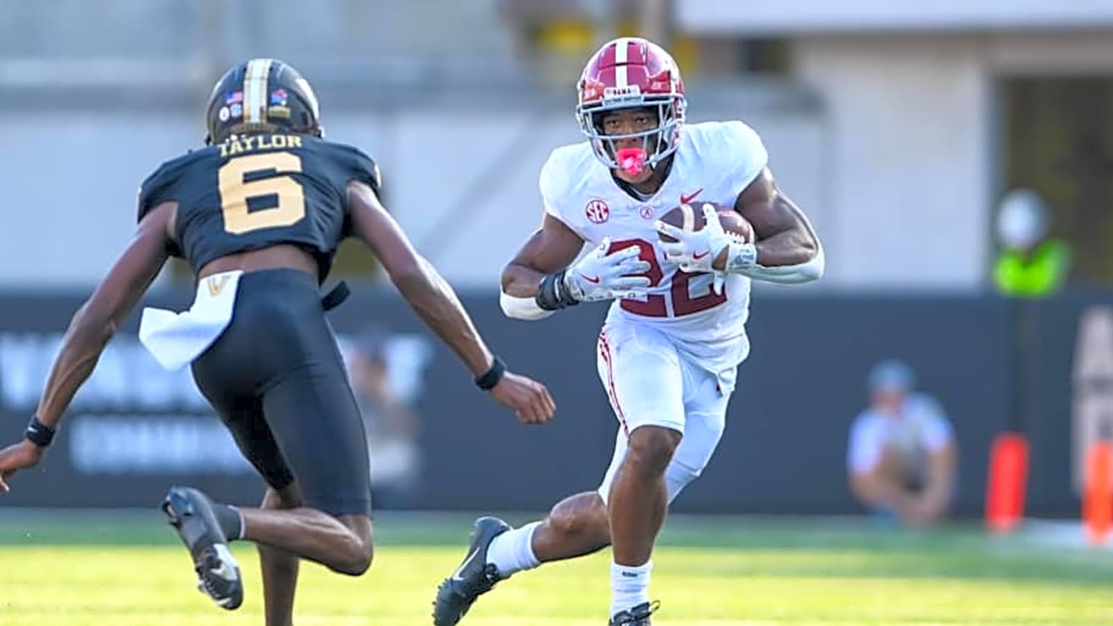 Ole Miss Football Rival, SEC Powerhouse Loses Starting Running Back to Injury