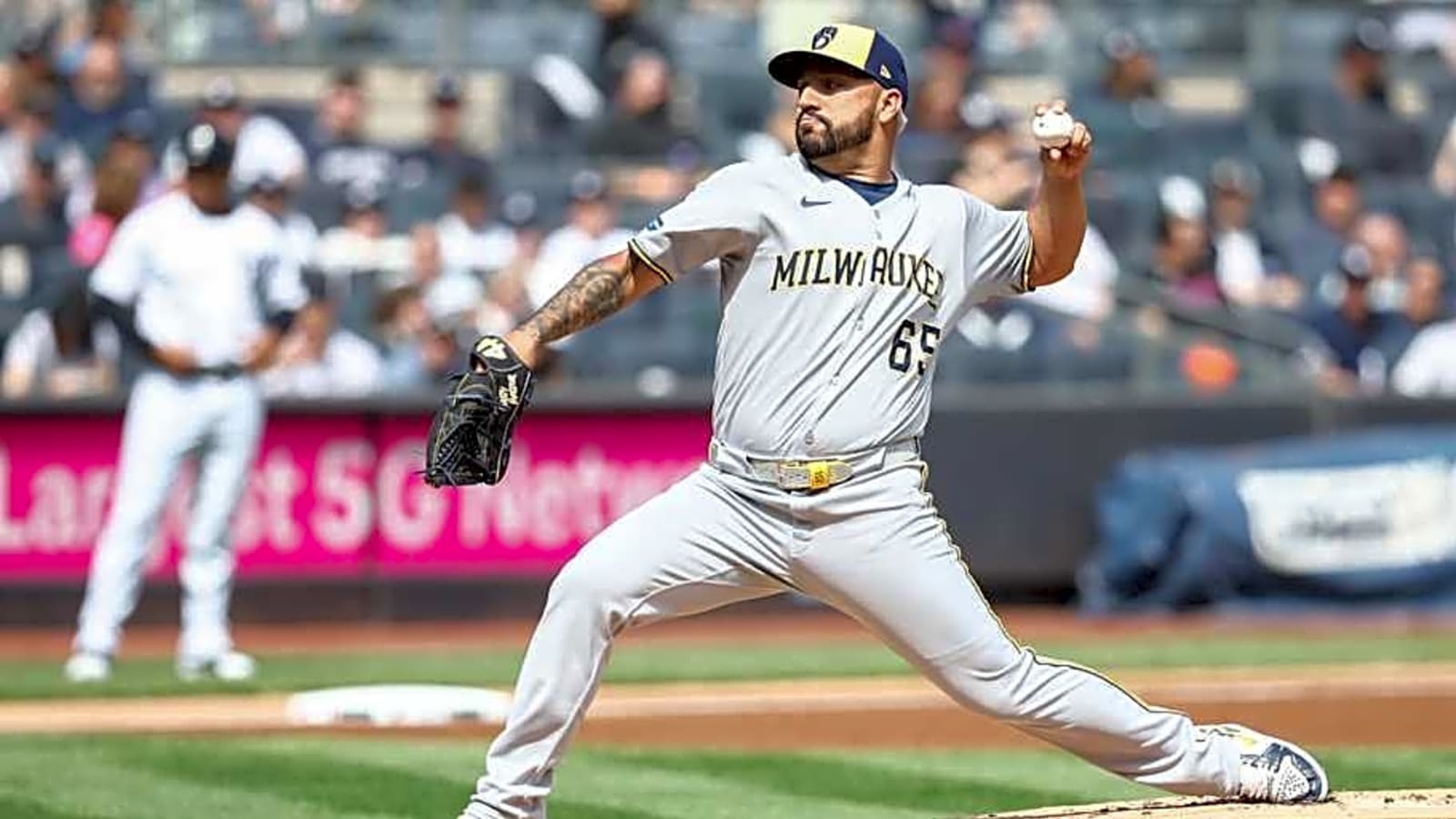 Yankees Could Bring Back All-Star Pitcher