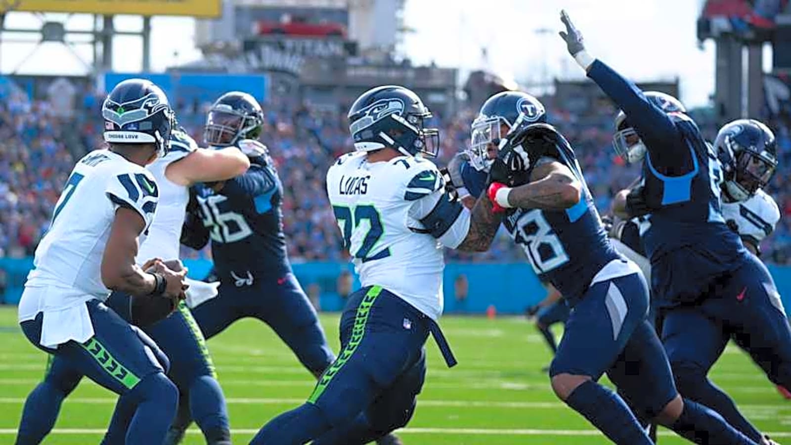 Seahawks don&#39;t have worst O-line in NFL, but it&#39;s close