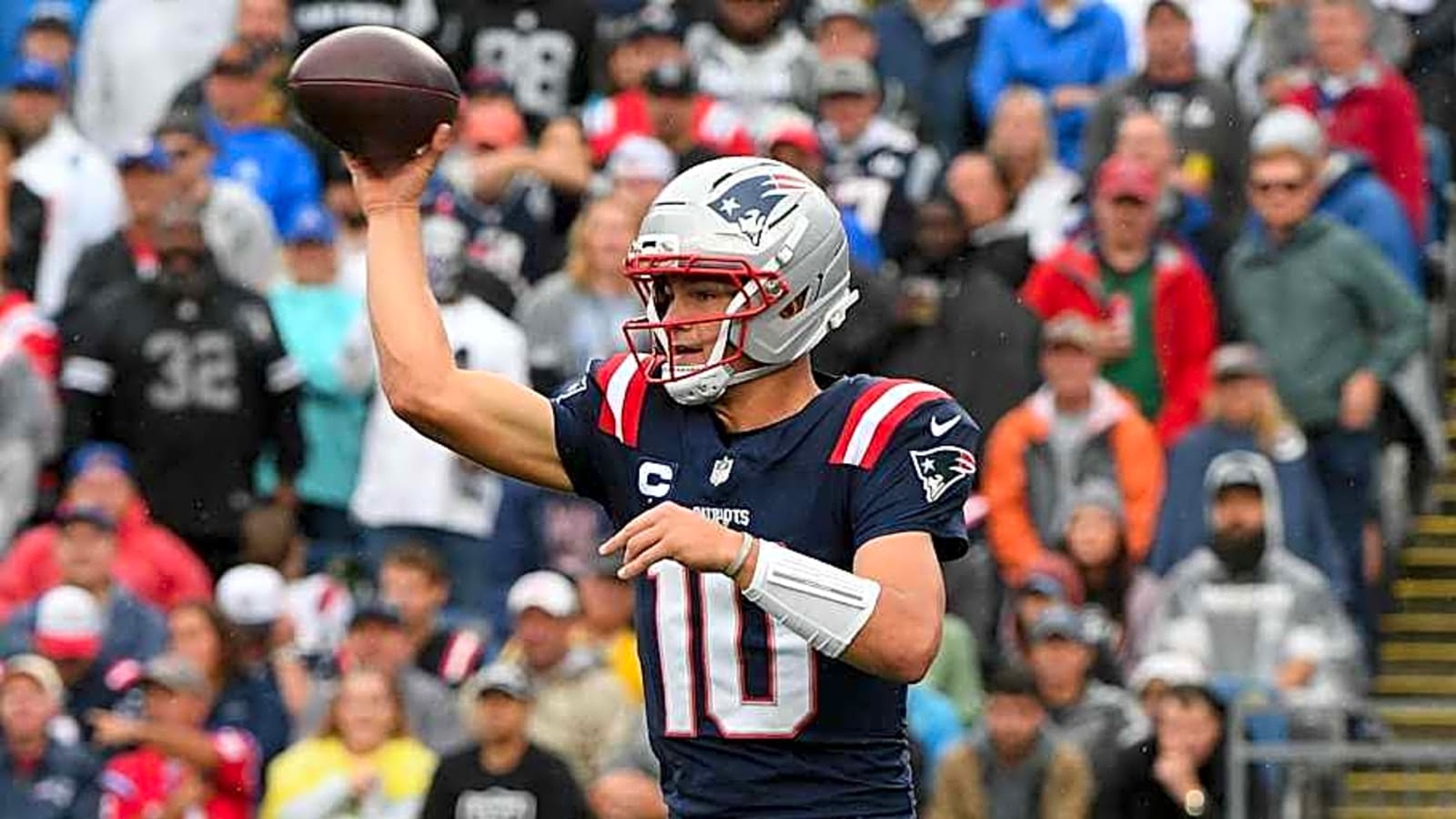 Analyst Makes Bold Patriots Prediction for Dolphins Game