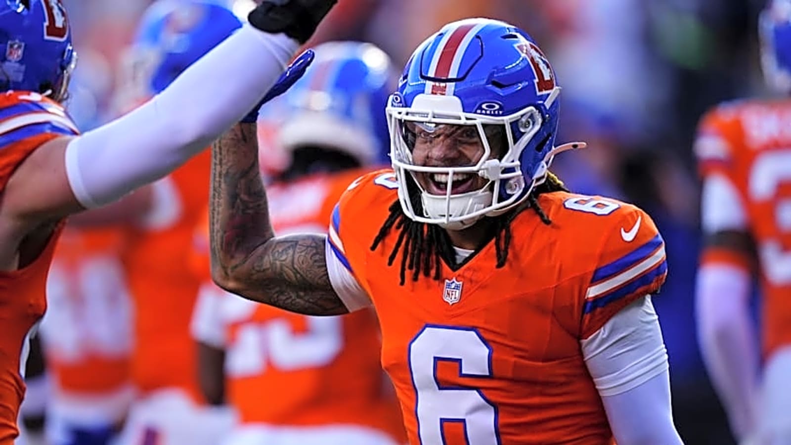Cowboys Named Potential Suitor For Veteran Safety Tied to Christian Parker