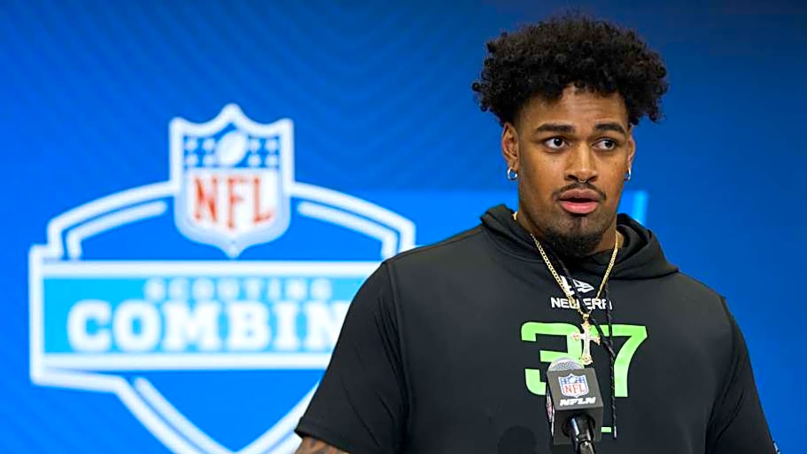 Jason Kelce Compares Josh Simmons to 11-Time Pro Bowler