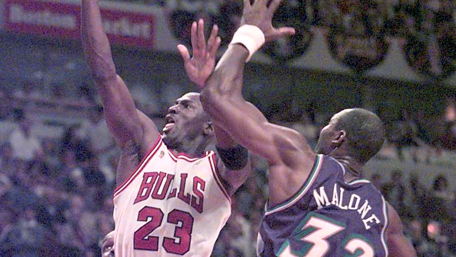 Michael Jordan Graciously Awarded Karl Malone Secondary MVP In 1997
