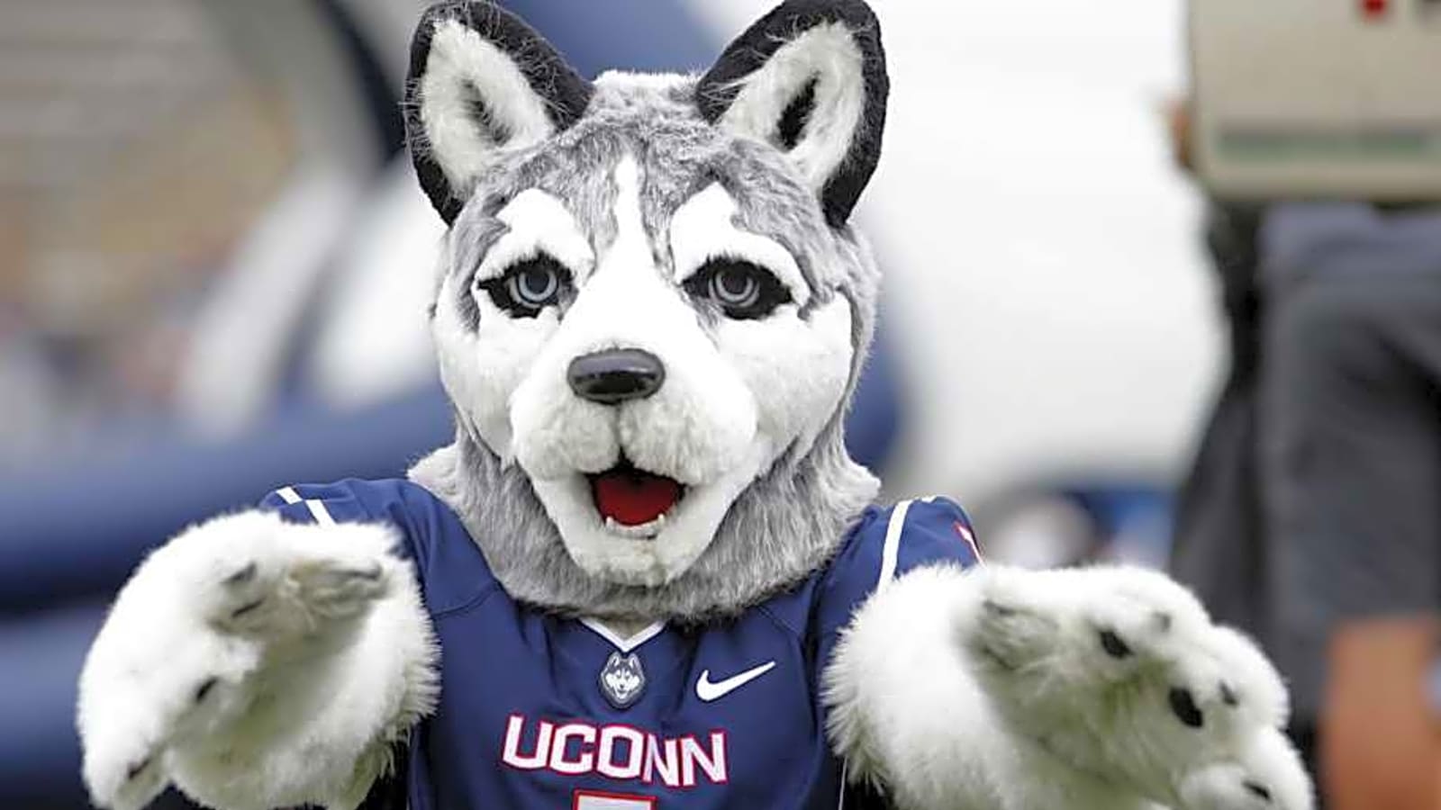 Massive UConn Tight End Drawing Early NFL Draft Attention as a 2026 Sleeper