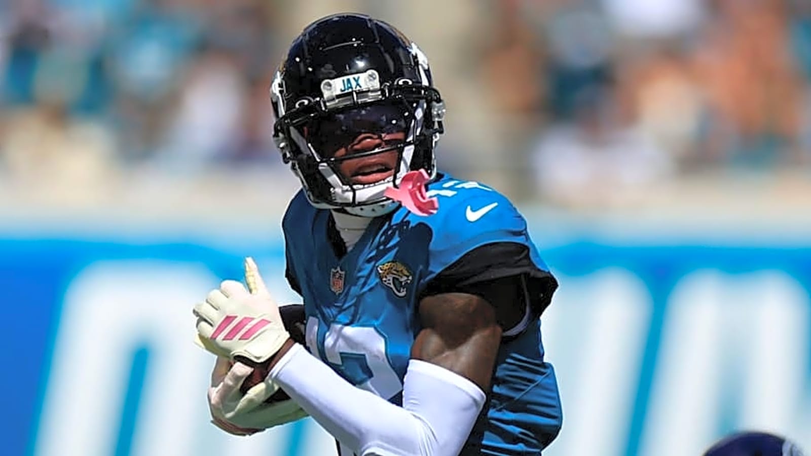 Jaguars Reveal Early Plans For Travis Hunter's 2026