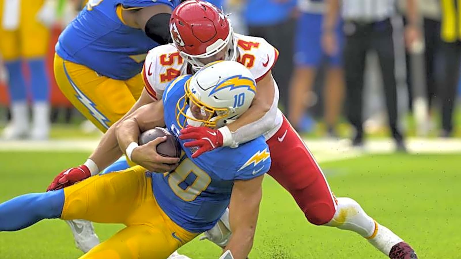 Watch: Linebacker Leo Chenal’s Wednesday Press Conference