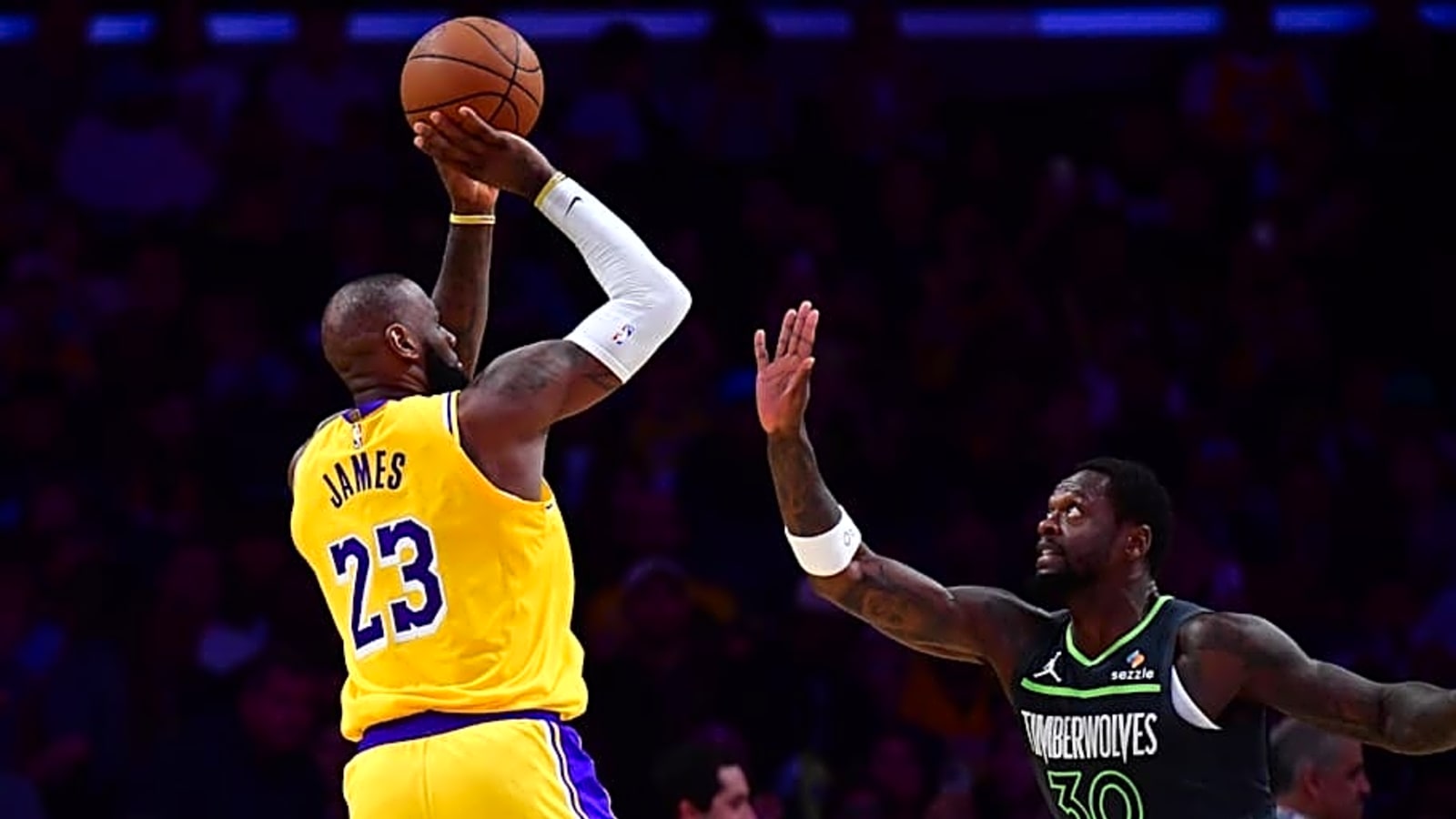 Former Lakers Champ Predicts LeBron James Could Play Another 4 Seasons at Elite Level