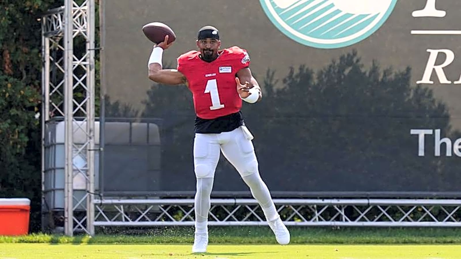 Jalen Hurts electrifies Eagles training camp with a perfect day passing