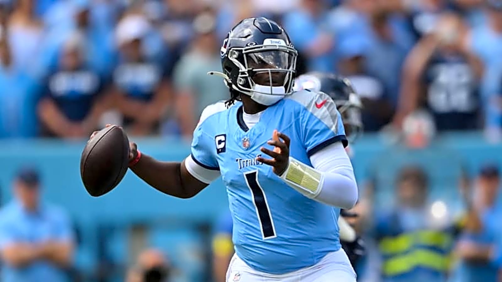 Colts&#39; DC Analyzes Cam Ward Ahead of Titans Tilt