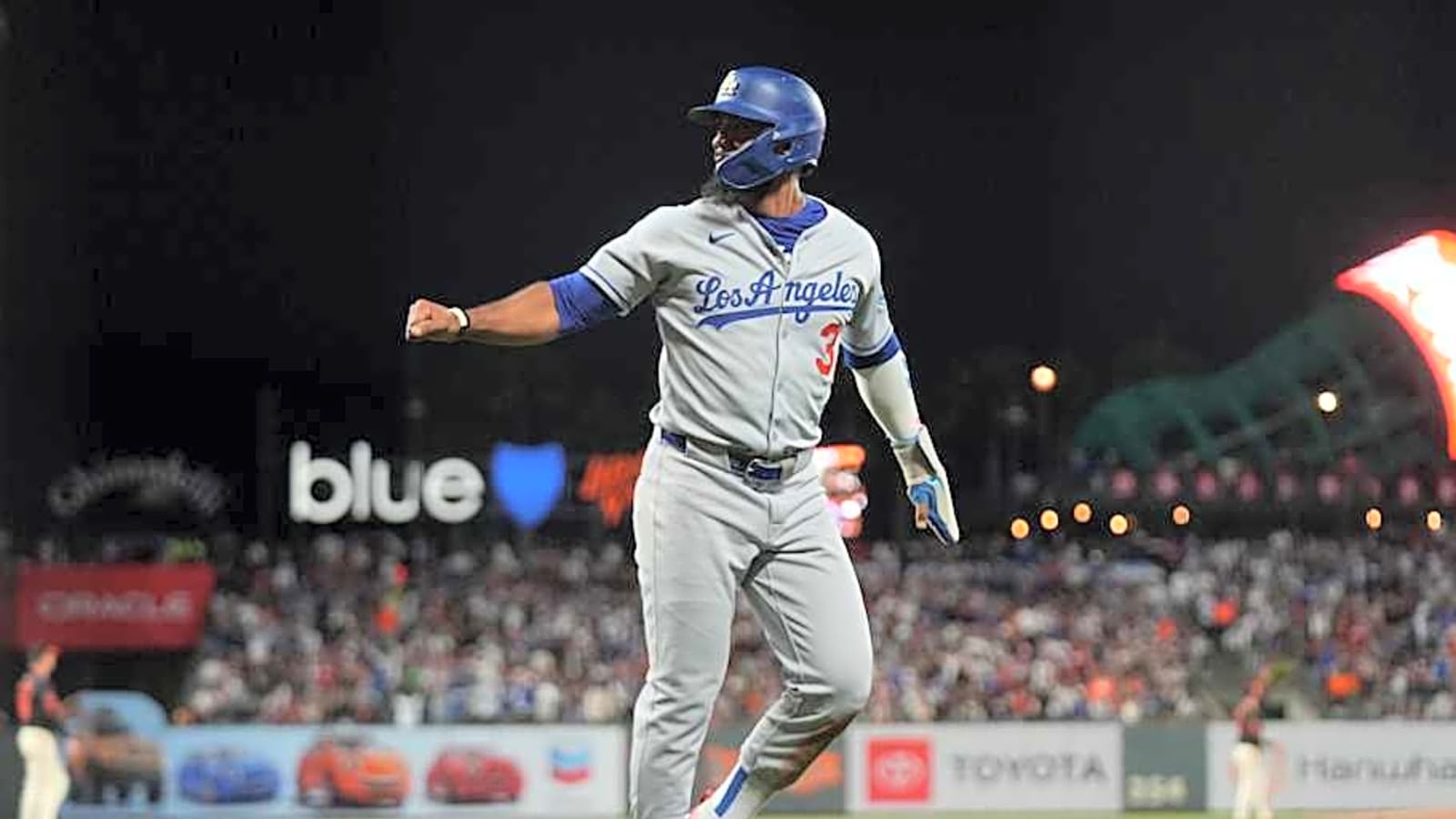 Dodgers&#39; Teoscar Hernandez Sends Exciting Message to Fans