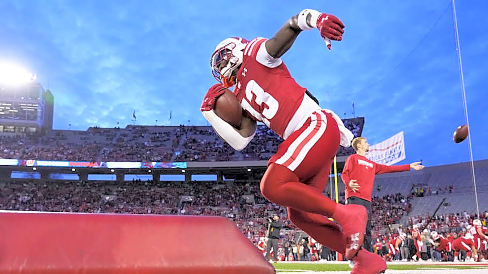Wisconsin Badgers RBs Darrion Dupree, Dilin Jones flying under the radar ahead of 2025 season