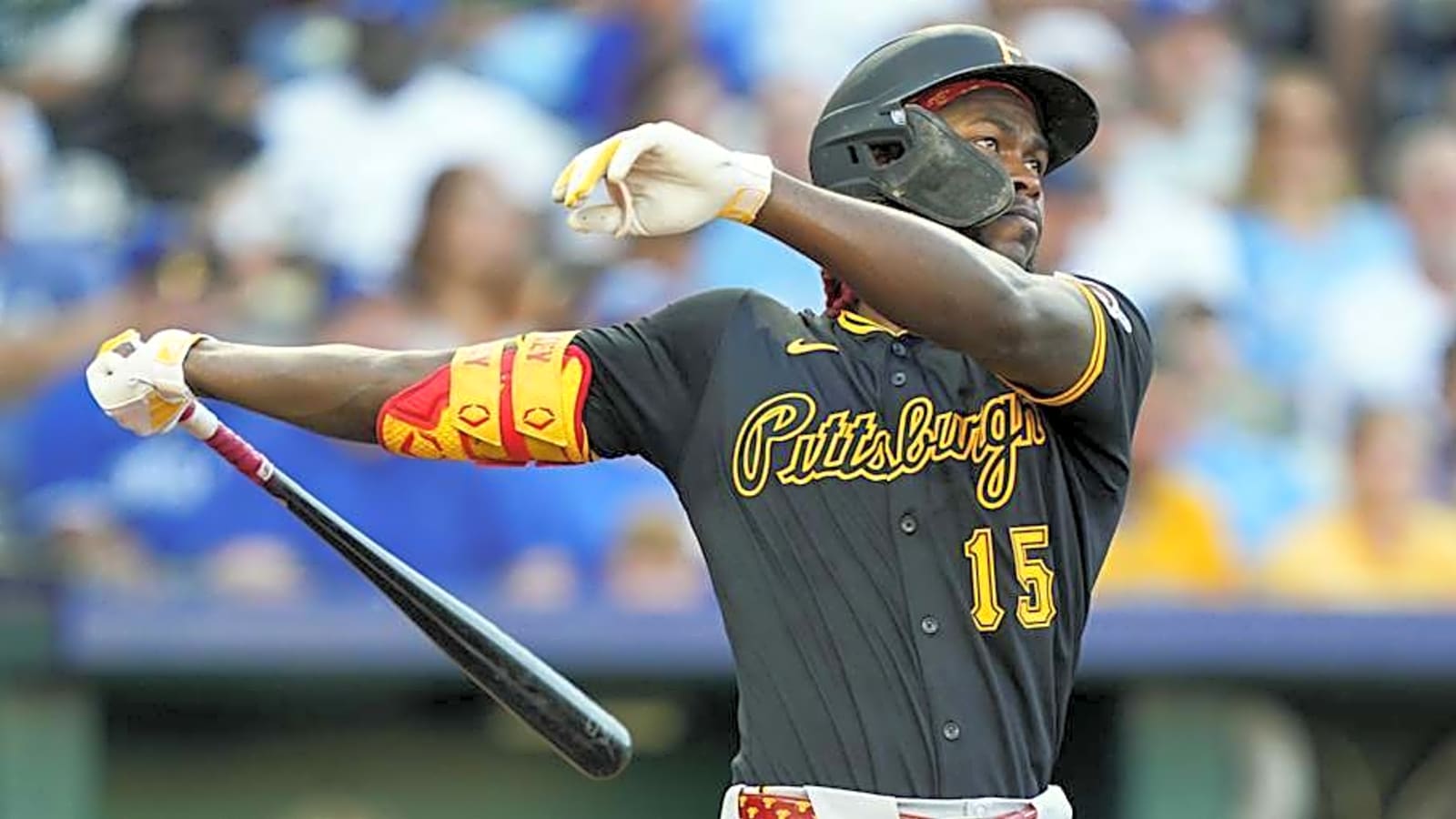 Pirates&#39; Oneil Cruz Blasts Home Run vs. Royals