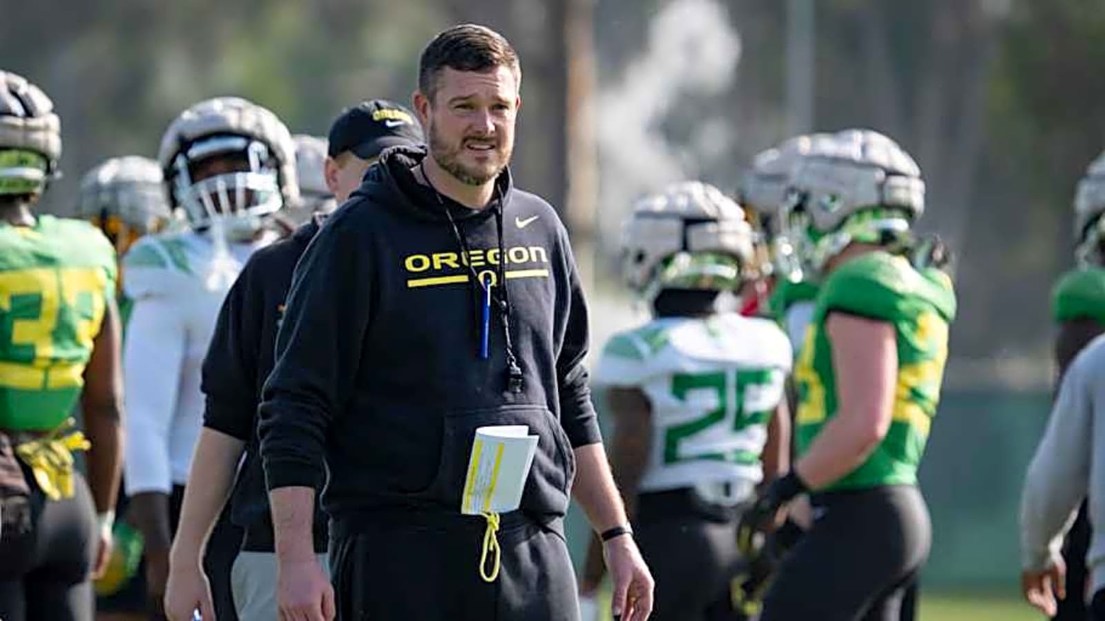 Oregon Ducks Receivers Dakorien Moore, Cooper Perry Turning Heads Before Spring Game