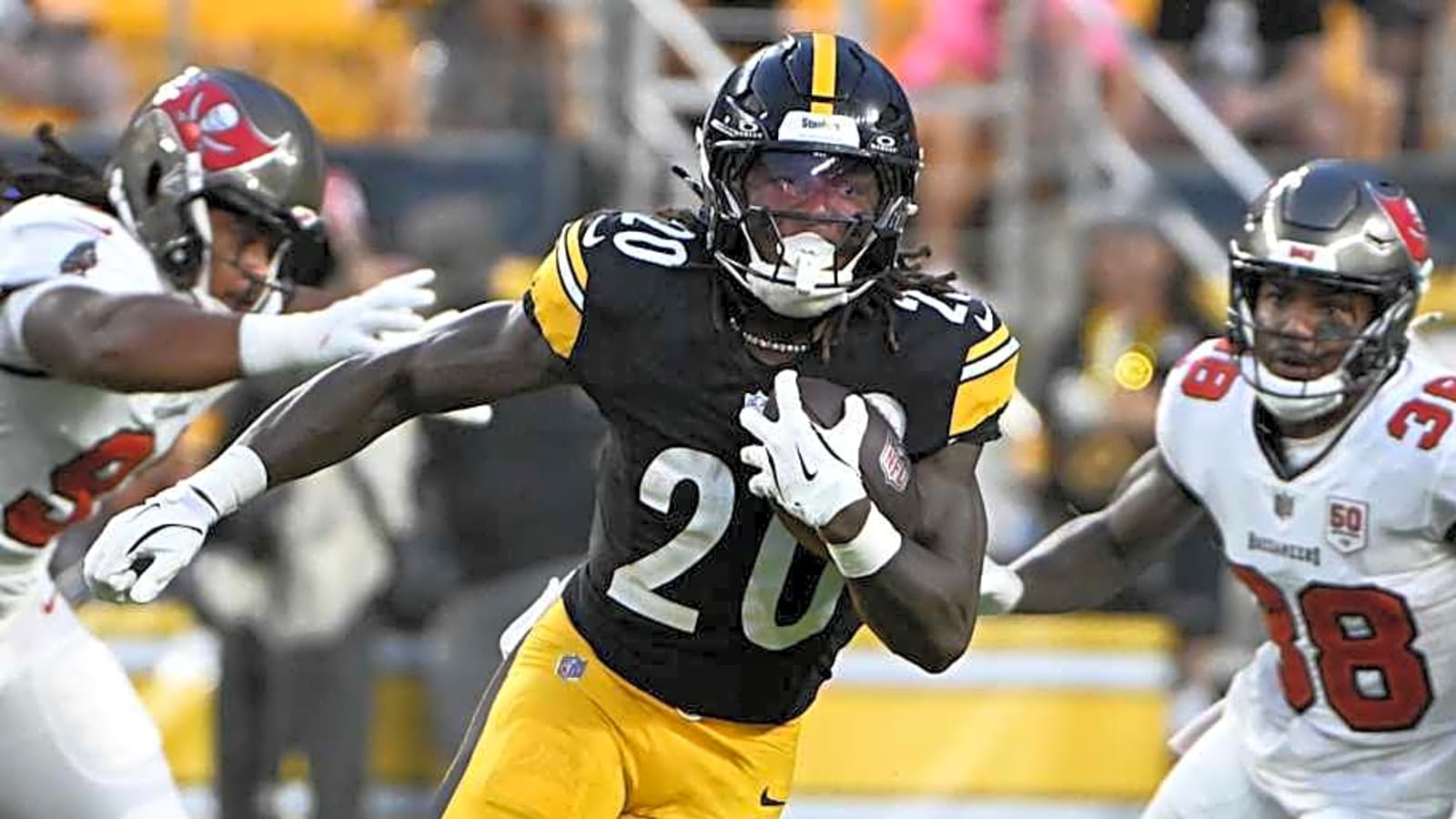 Steelers Rookie RB Shines vs. Buccaneers