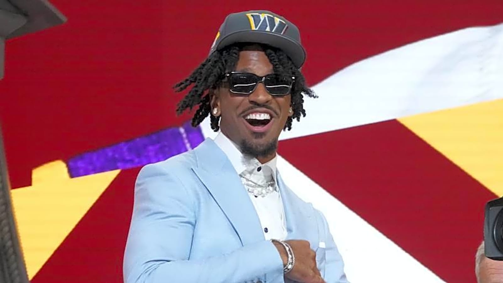 Commanders' Jayden Daniels still adjusting to new NFL fame