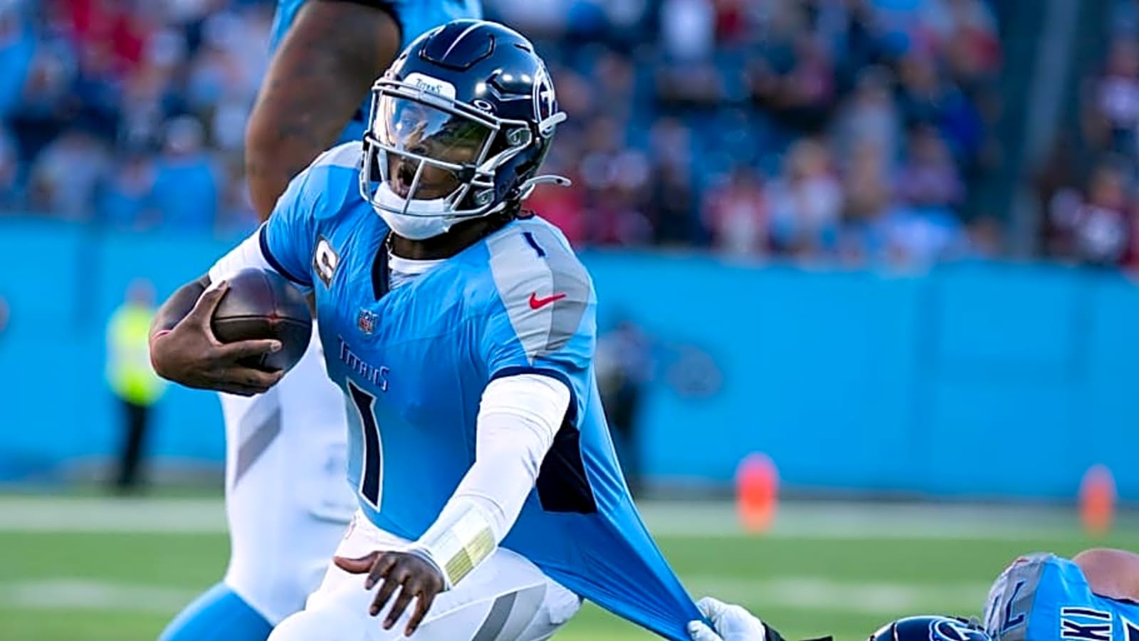 Viral Comparison Proves Titans’ Cam Ward Outplayed MVP Frontrunner