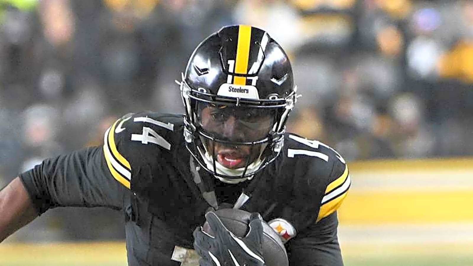 Buccaneers Sign Steelers Team MVP to $14 Million Deal