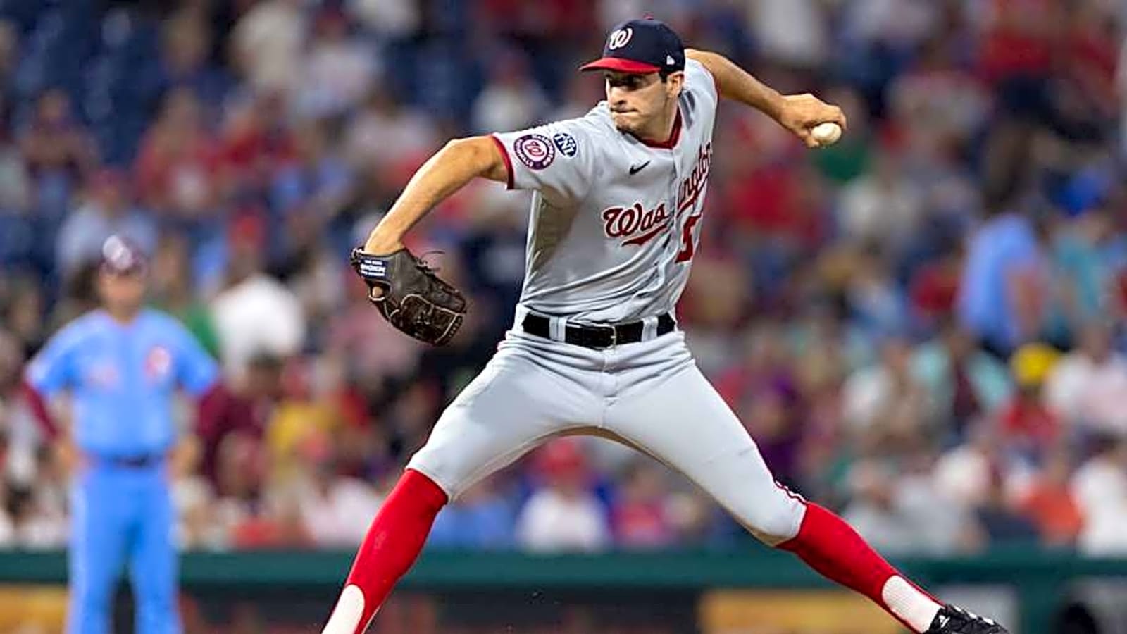 Pirates Sign Relief Pitcher to One-Year Deal